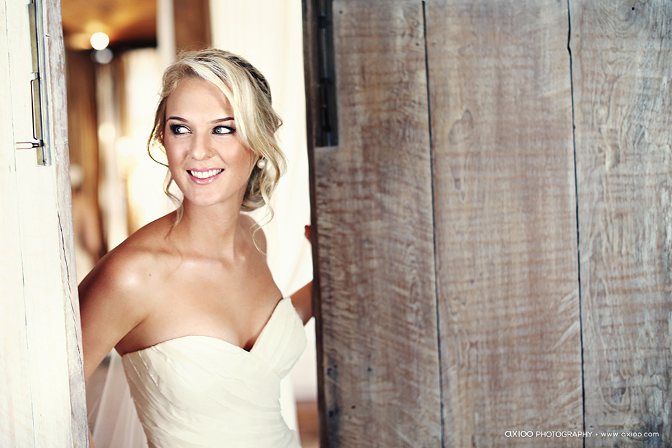 Axioo: Layers of Intricate Intimacies